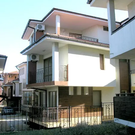 Anaxemander Holiday Village Vilă